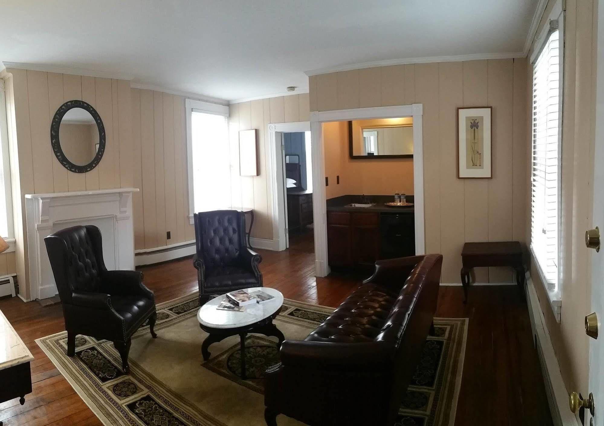 Inn At Patrick Henry'S Ричмонд Экстерьер фото